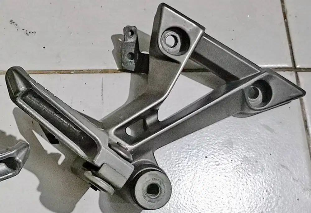 Footstep Foot Step Belakang Kanan Ori Kawasaki Old Ninja 250 FI / Z250
