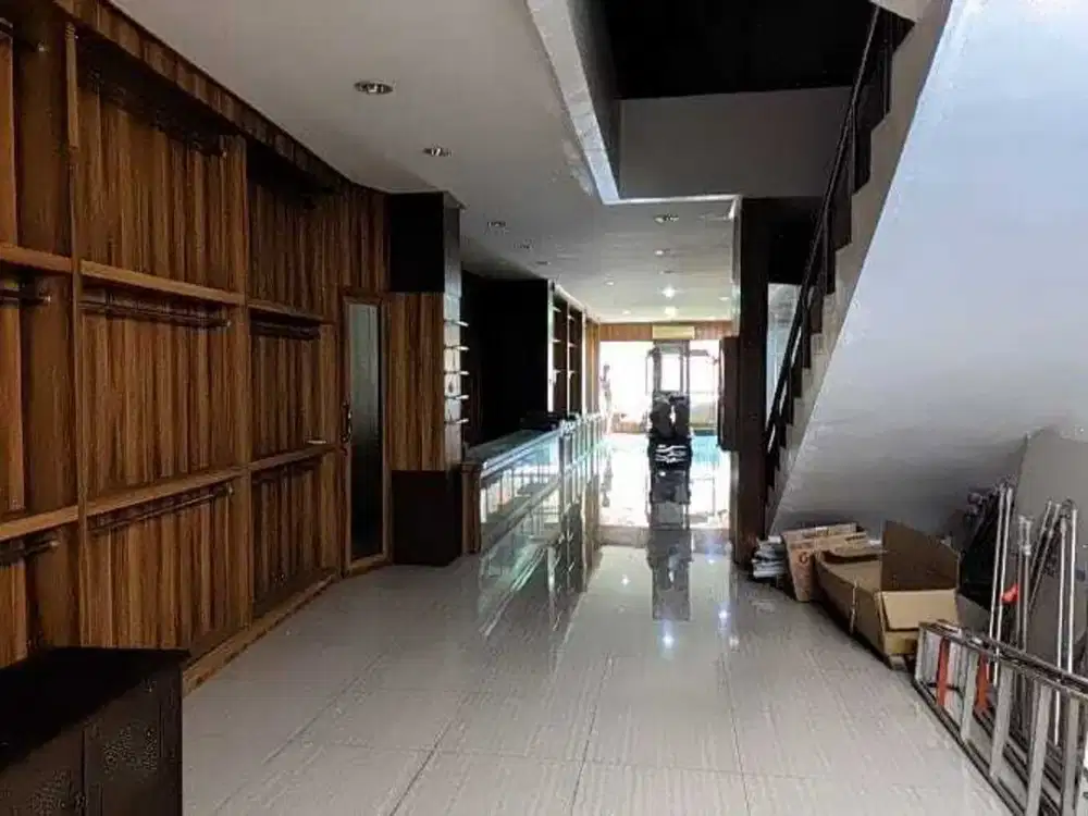 DIJUAL RUKO 3 LANTAI LOKASI STRATEGIS - PASAR LAMA TANGERANG