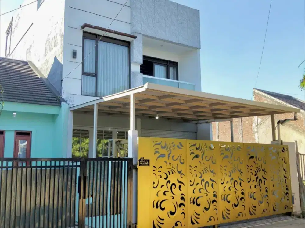 Rumah Dengan Kolam Renang Lokasi di Arcamanik