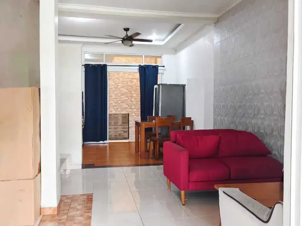 Rumah Menarik dan Semi Furnished Siap Huni di Metland Menteng Cakung