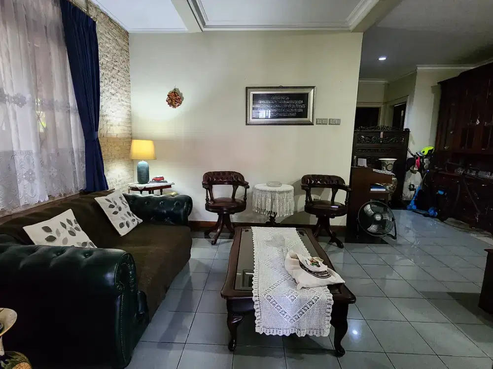 Rumah Lokasi Bagus Pinggir Jalan Raya Bintaro Pesanggrahan