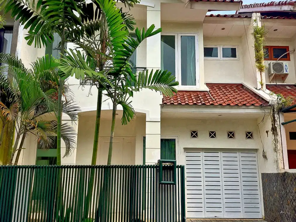 RUMAH CANTIK DI CLUSTER PONDOK INDAH YG HOMY GANDARIA RADIO DALAM