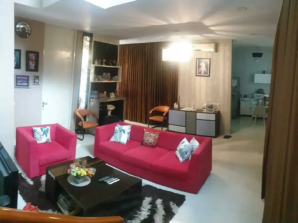 dijual cepat rumah pakuwon indah