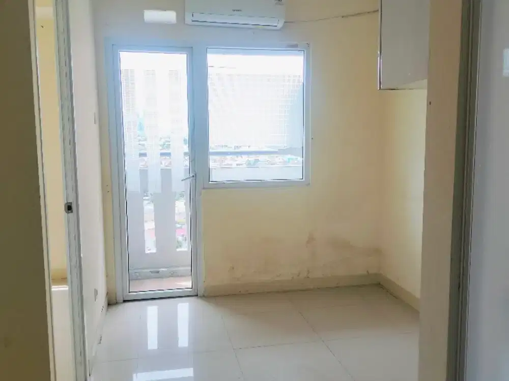 Scarlett KOSONGAN view pool 2br Apartemen green Pramuka city