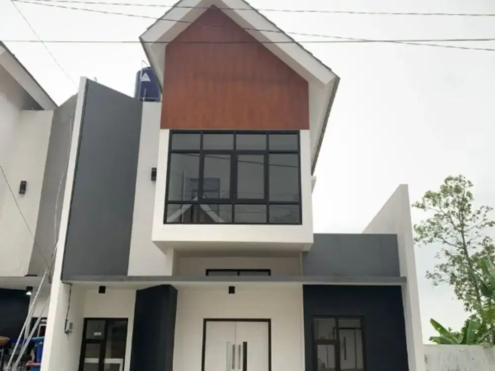 RUMAH VILLA 2 LANTAI KOTA BATU STRATEGIS