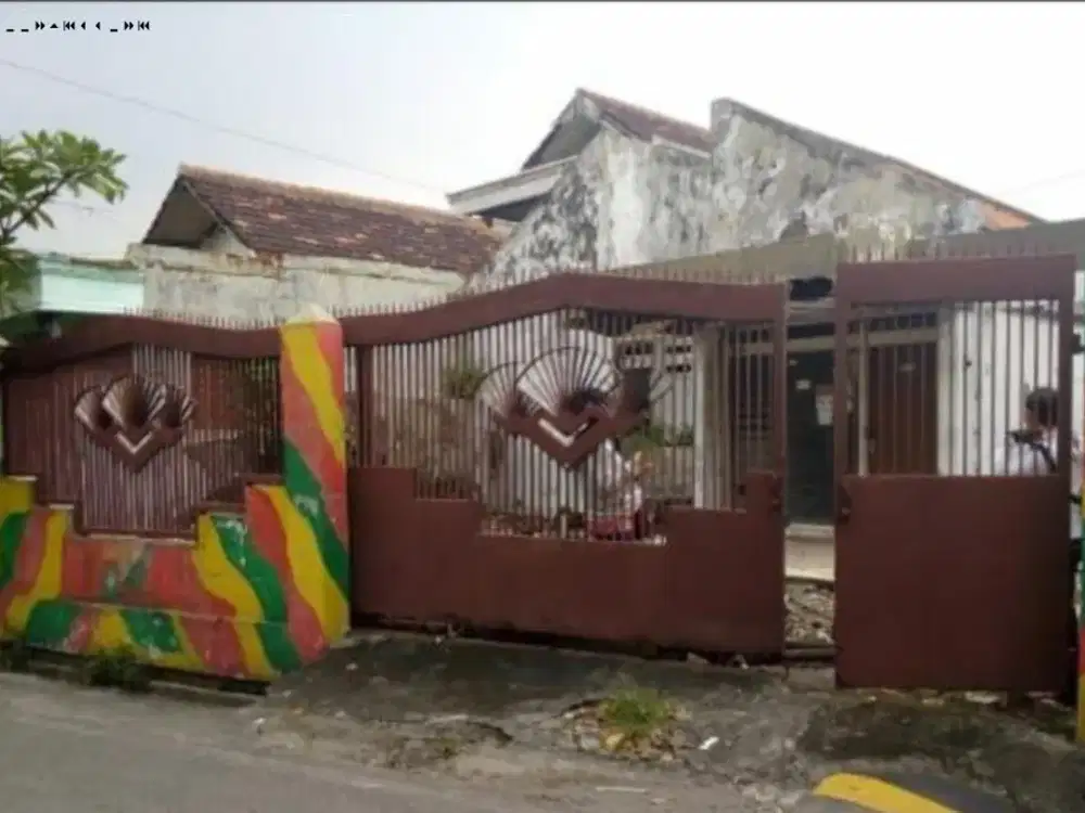 RUMAH HITUNG TANAH SIWALANKERTO, Strategis