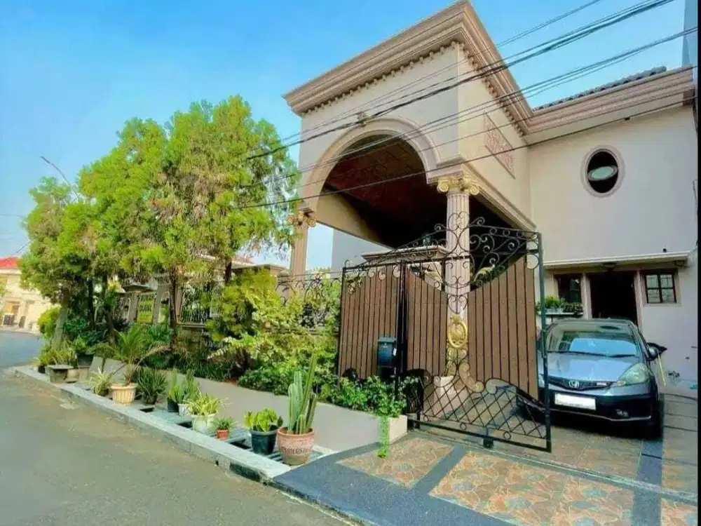 Jual Rumah Mewah Hoek di Lebak Bulus Jakarta Selatan Ada Private Pool