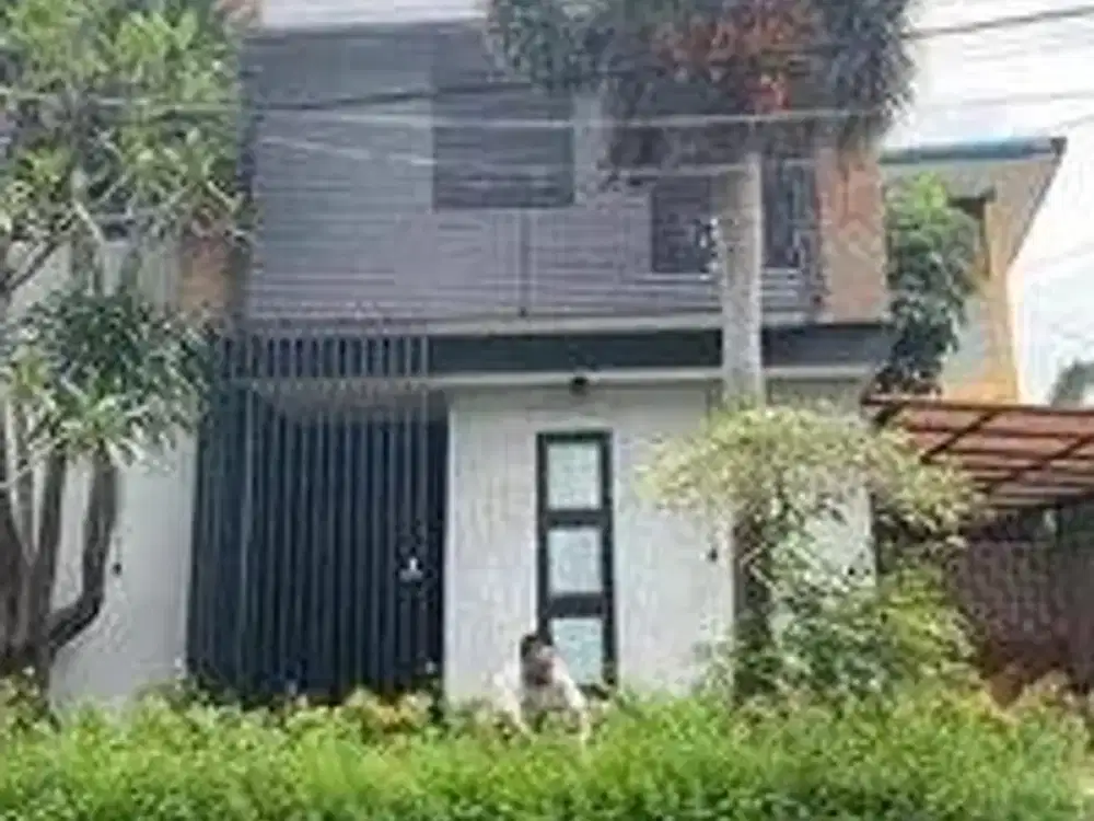 Rumah bagus 2 lantai sdh renov siap huni dalam cluster di Jagakarsa