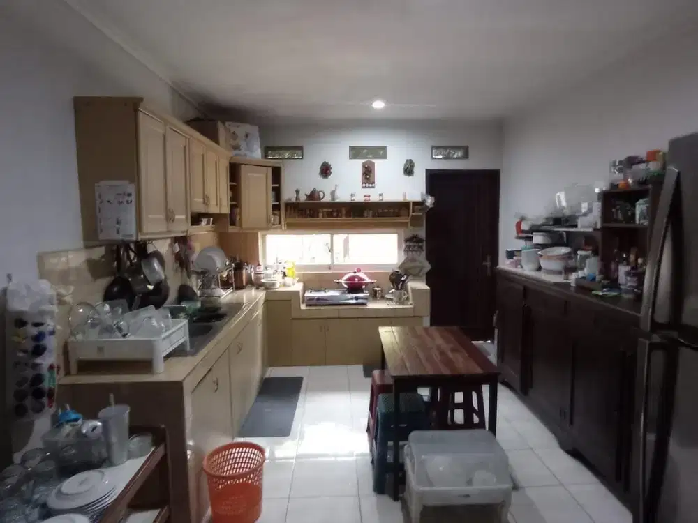 Rumah MURAH 2 lantai SHM Semi Furnish Kota Baru Parahyangan