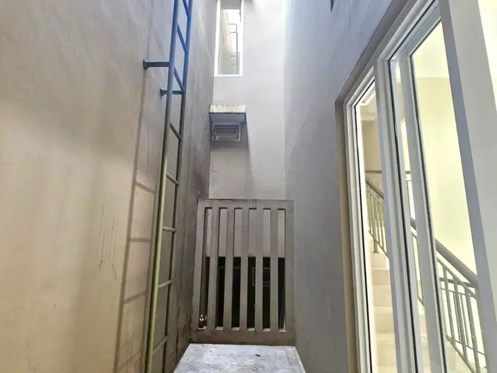 Dijual Murah Kebangetan‼️  Rumah Atlanta Village - Gading Serpong