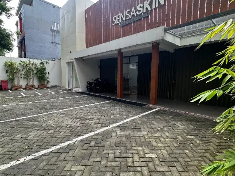 Rumah, tempat usaha, kantor lokasi tengah kota