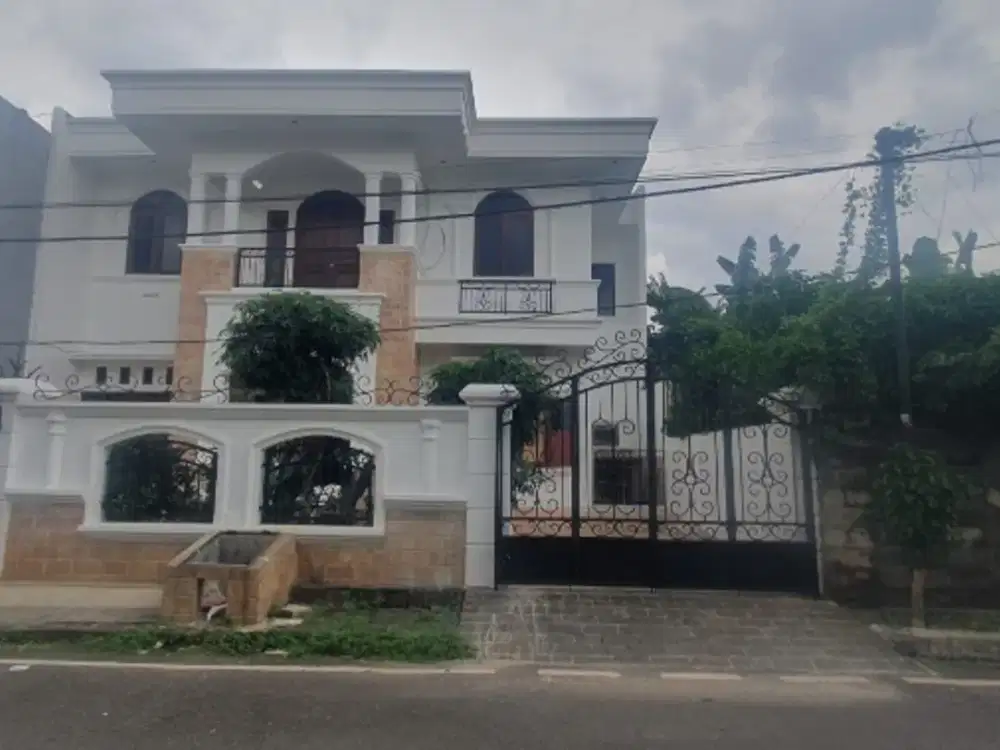Rumah Kokoh Dalam Komplek Billy&Moon Pondok Kelapa