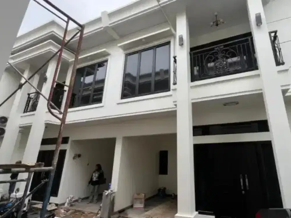 RUMAH BARU SIAP HUNI KALISARI PASAR REBO,semi Furnish