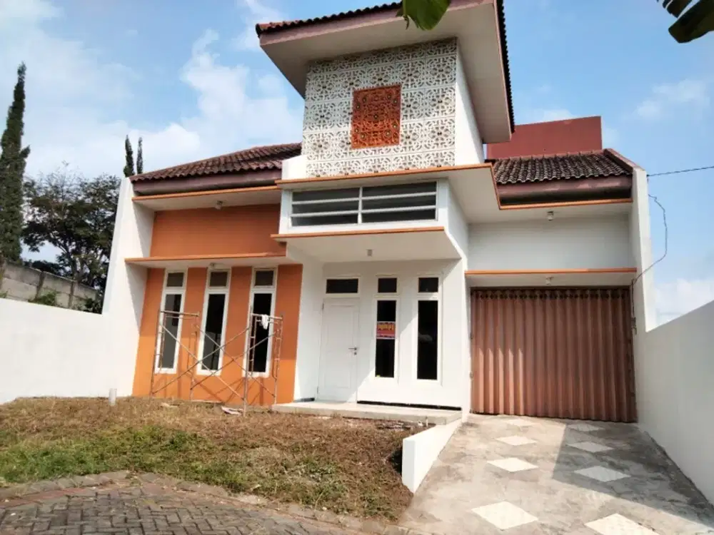 RUMAH VILLA KOTA BATU DEKAT TEMPAT WISATA