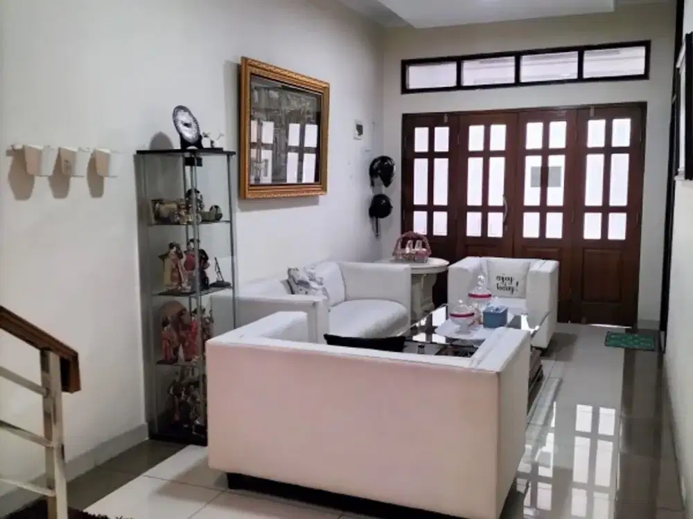 Rumah ada pasiv income 15jt/thn lokasi strategis di Istana Kawaluyaan