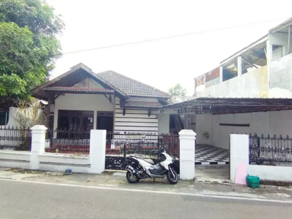 Rumah Nyaman 303m2 Murah Pajang Solo Kota