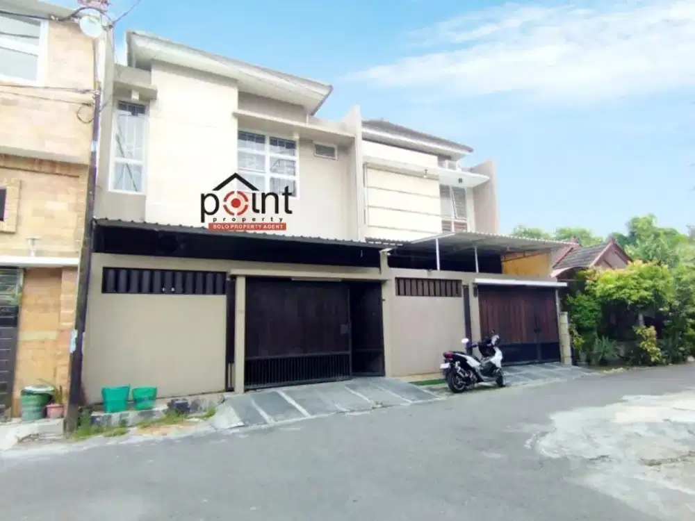Rumah Apik 2 Lt Harga Turun Jajar Laweyan Solo