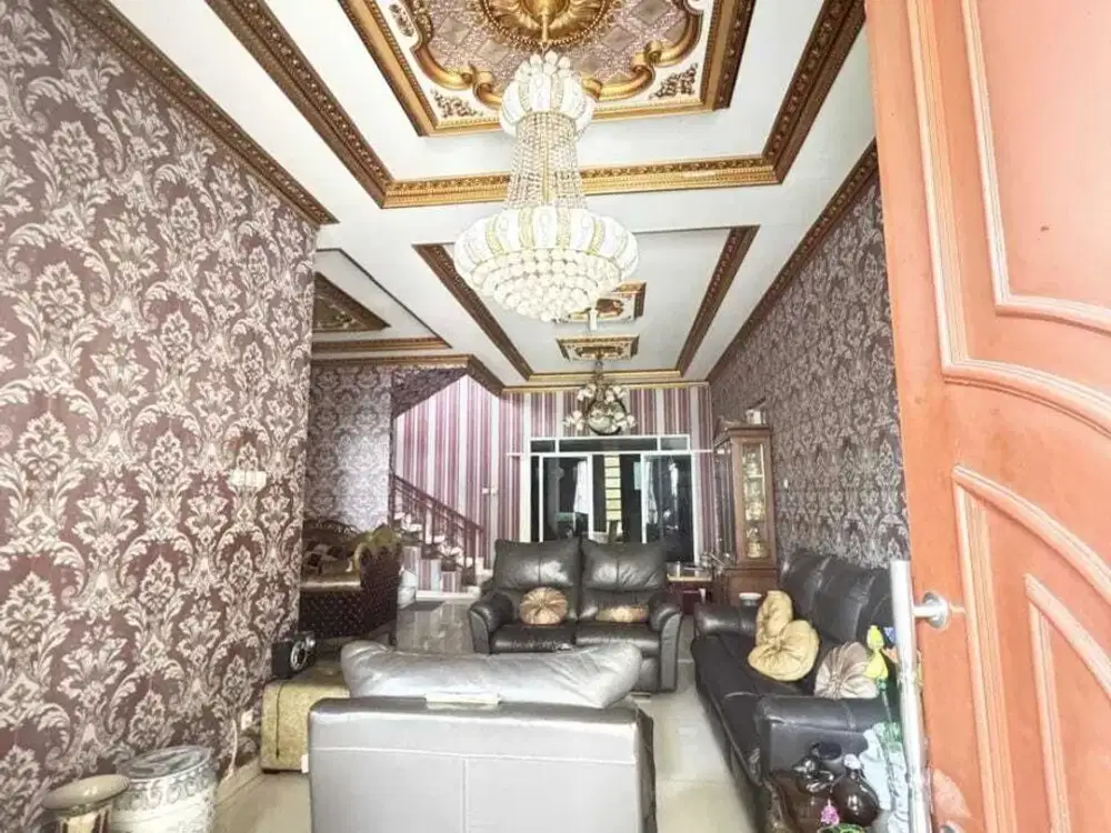Dijual Rumah Mewah dan Semi Furnished Siap Huni di The Royal Residence