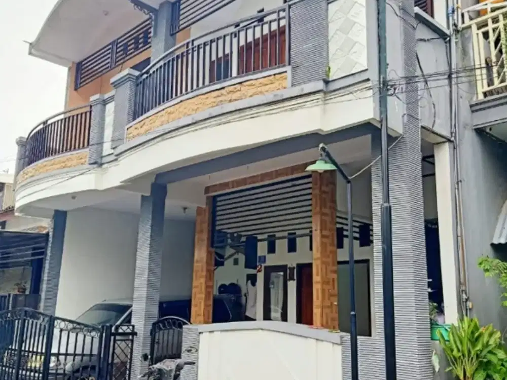 RUMAH MEWAH DI PERUM PURI MENANGGAL SURABAYA