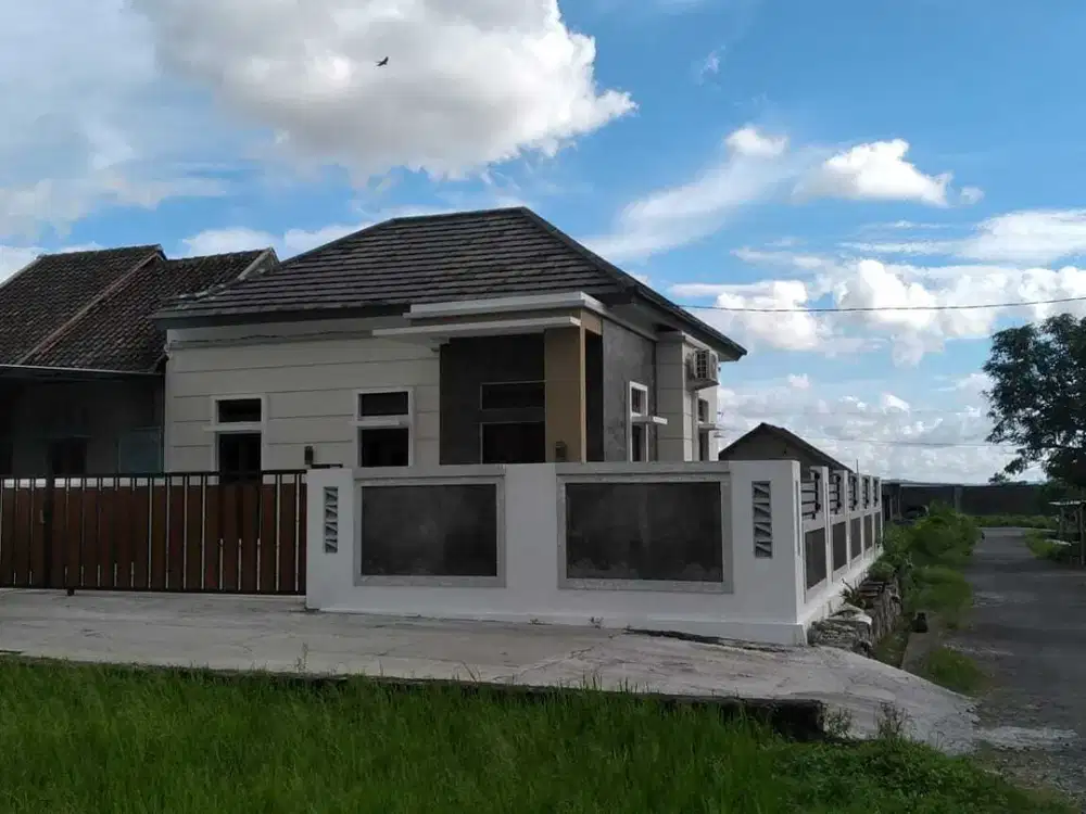 JUAL MURAH RUMAH BESAR TANAH LUAS DI PRAMBANAN KLATEN