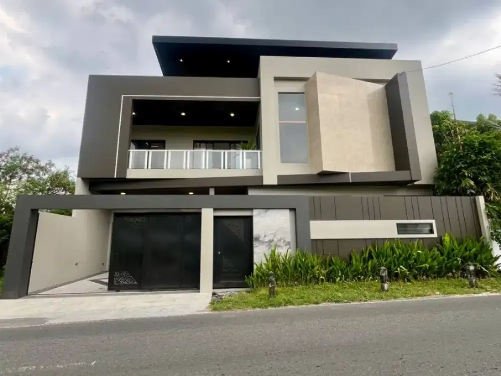 Villa mewah Baru dengan Kolam renang jakal km 13 Sukoharjo