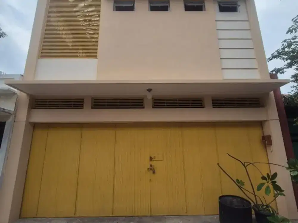 Rumah Nyaman Dekat Manahan Solo Kota