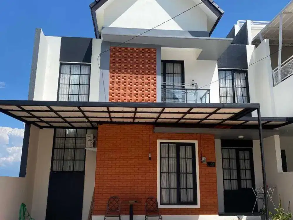 RUMAH 2LT MURAH DI PADASUKA BANDUNG DKT SAUNG UDJO BEBAS BANJIR