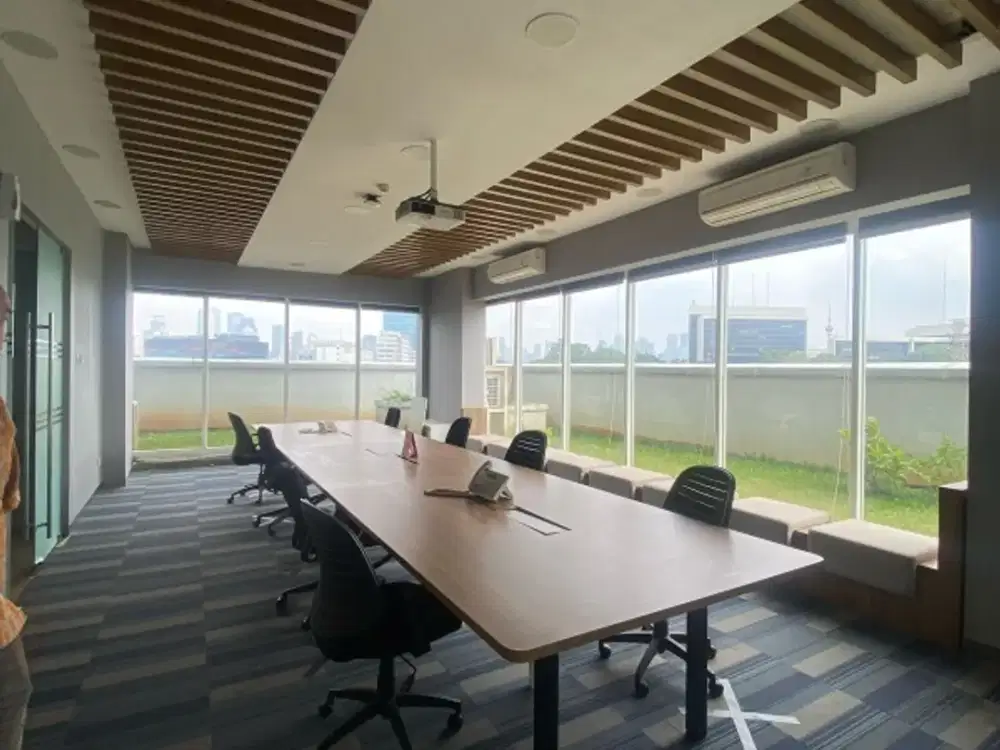 Lokasi strategis Kantor di Slipi. luas 900 m2, Pusat komersial