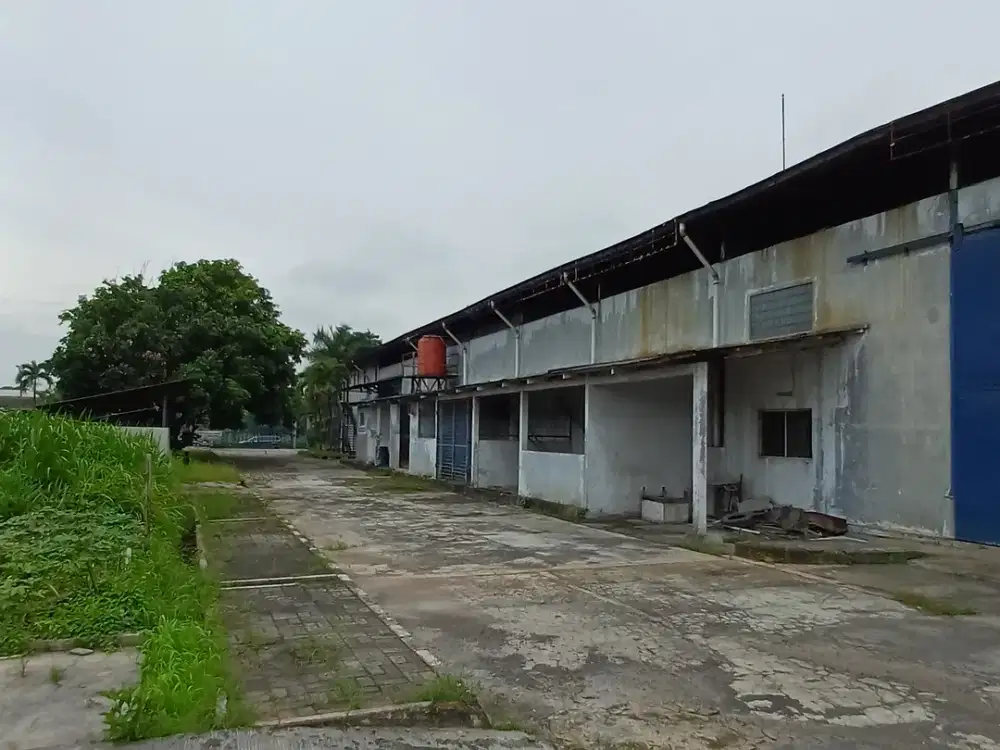 Dijual Gudang Lokasi Strategis Dekat Exit Tol Cikupaw