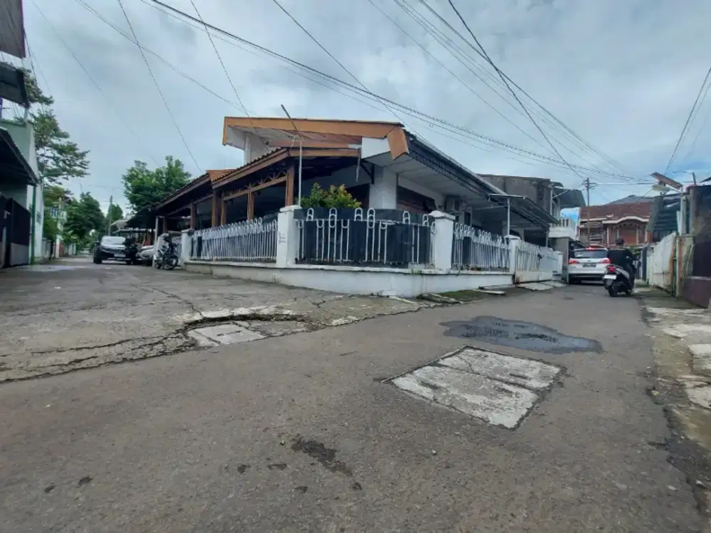 Dijual Rumah Lama Terawat Strategis Di Jl Kampus Kiaracondong