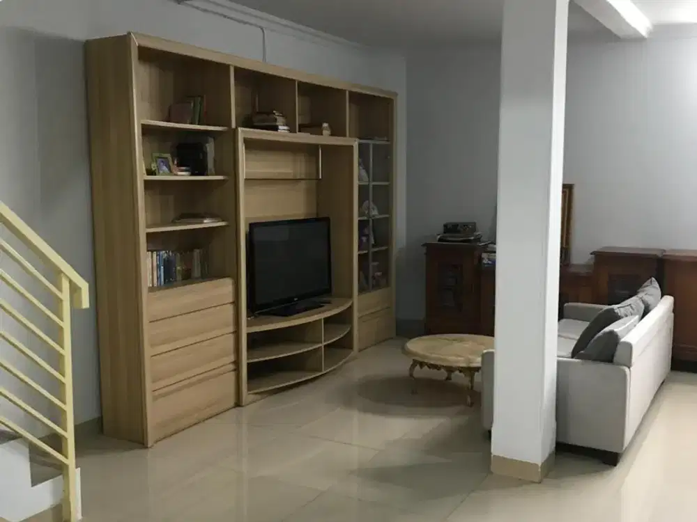 Dijual rumah siap huni dalam perumahan besar di Tapos Depok
