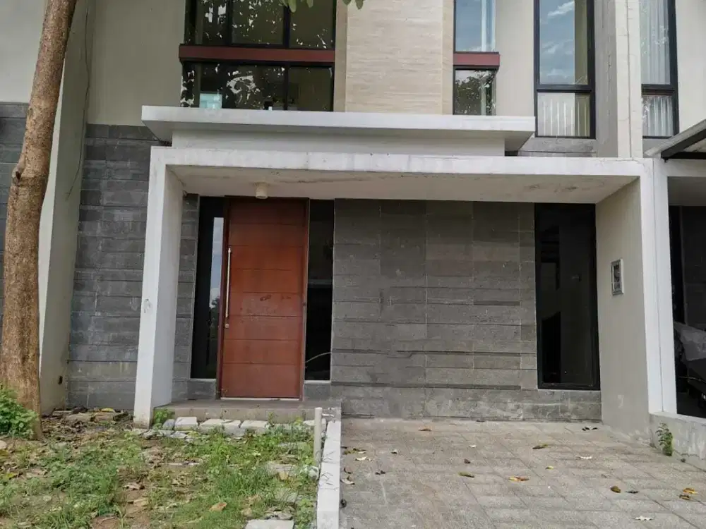 Dijual Rumah 2 Lantai North West Lake Citraland Surabaya