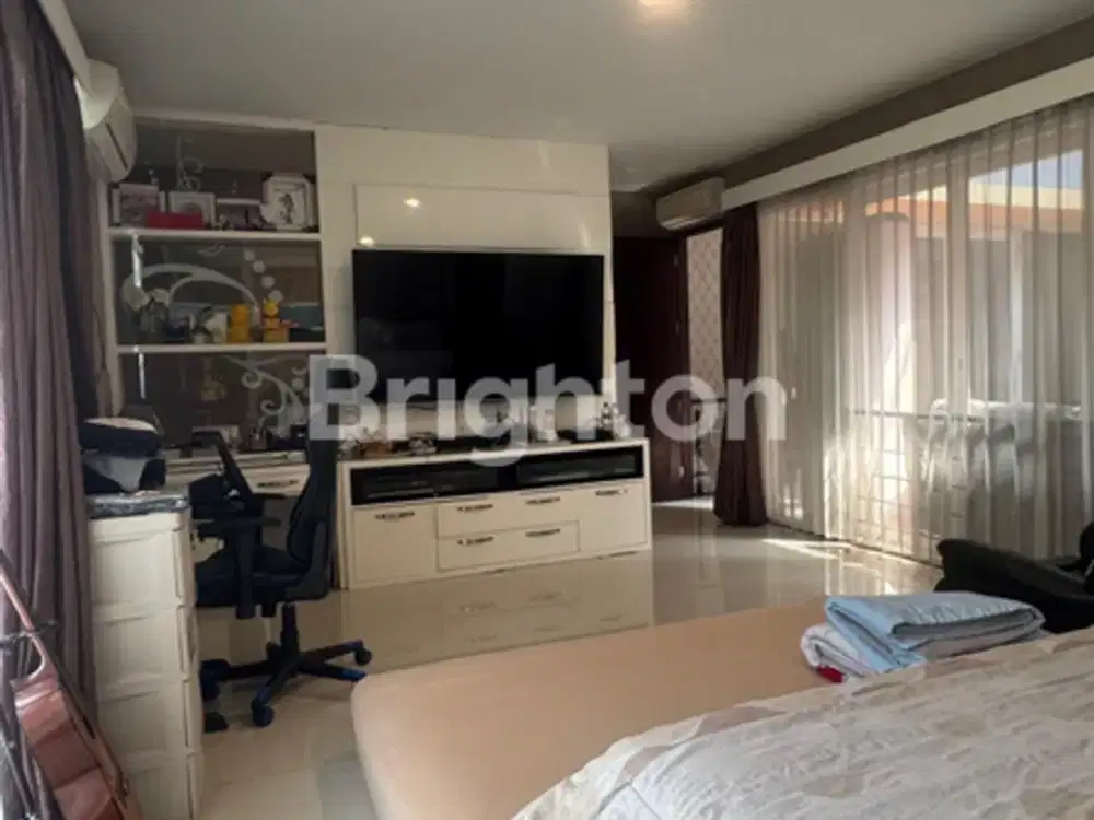 MURAH! Rumah GRAHA FAMILI dkt Citraland, Pakuwon Indah, Dian Istana
