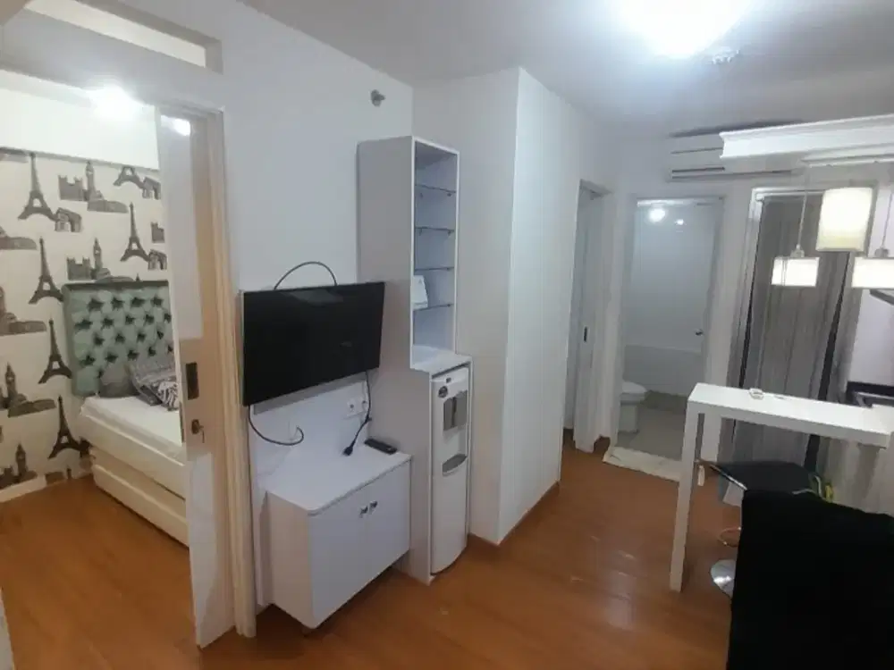 DISEWAKAN 2BR FURNISH LANTAI RENDAH APARTEMEN BASSURA CITY