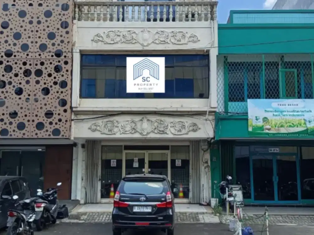 Disewakan Ruko 3lt strategis di Gading Kirana Timur Kelapa Gading