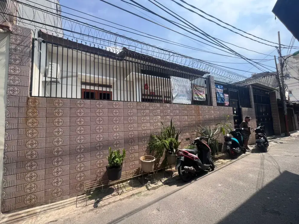 Dijual rumah siap huni di Angke Indah Jakarta Barat