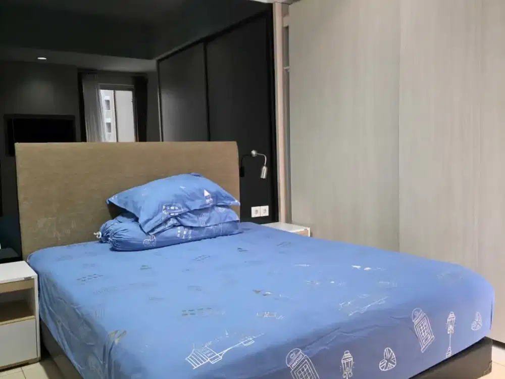 Disewakan Royal Mediterania Garder 2+1 Bedroom Dekat Central Park