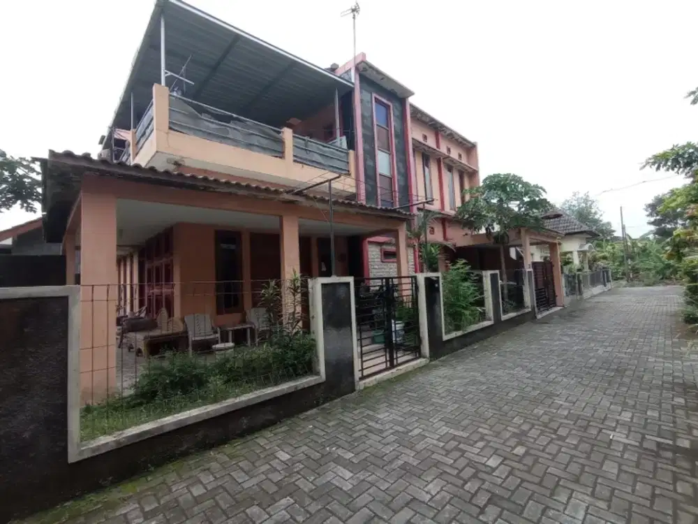 Rumah besar 2 lantai di Pokoh Wedomartani