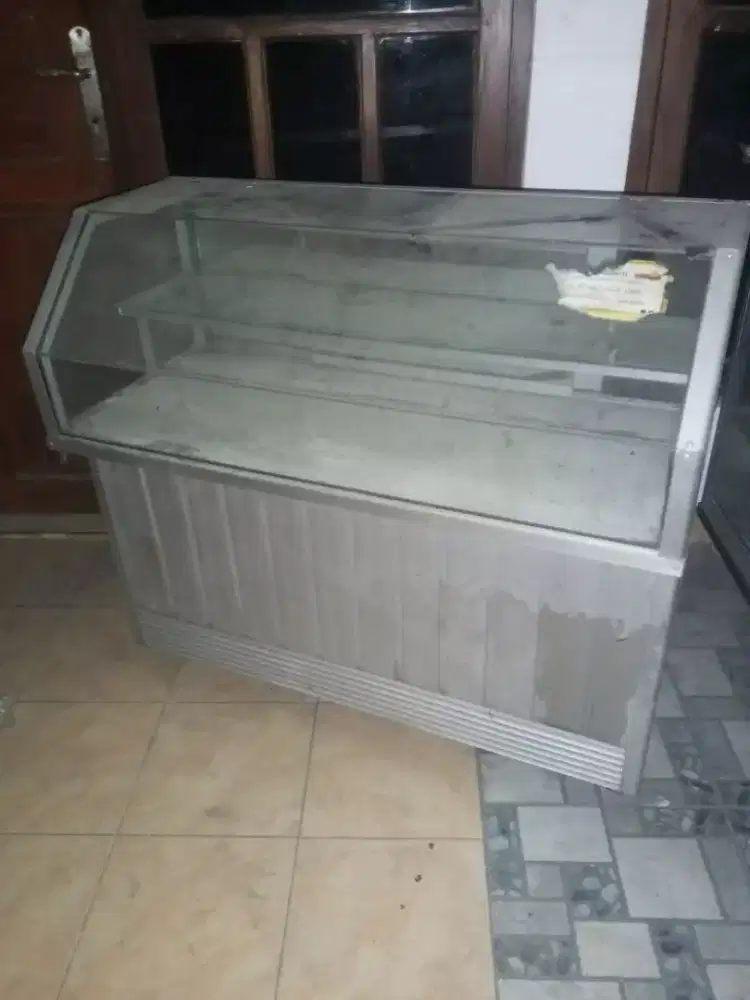 Etalase konter ukuran 1 meter