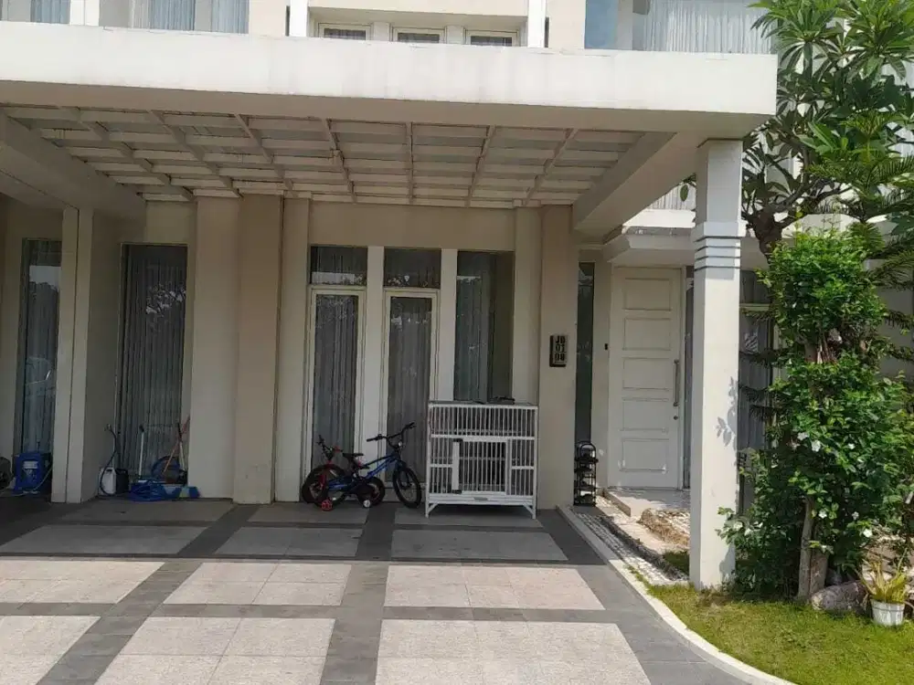 Hunian Nyaman Dua Lantai di Grand Pakuwon Surabaya