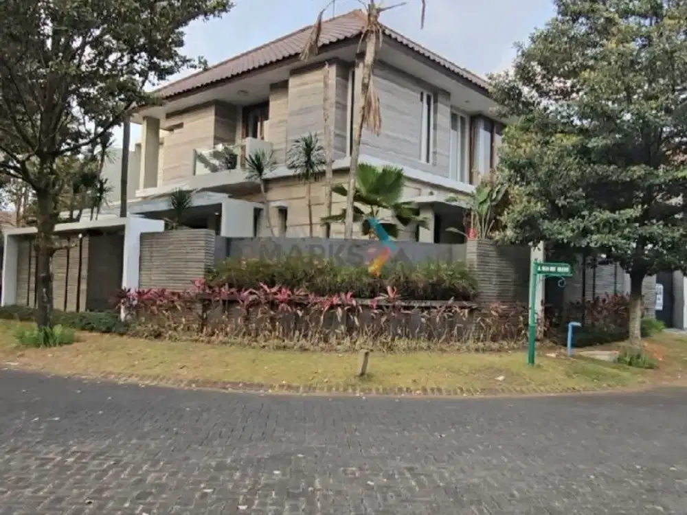 RUMAH FULL FURNISHED LOKASI BOULEVARD ARAYA GOLF MALANG