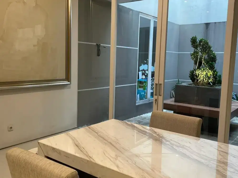 Full furnished interior mewah main road cluster Royal Residence