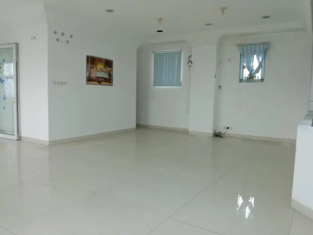 Disewakan Cepat Gedung Kantor di Jl. Hasyim Ashari