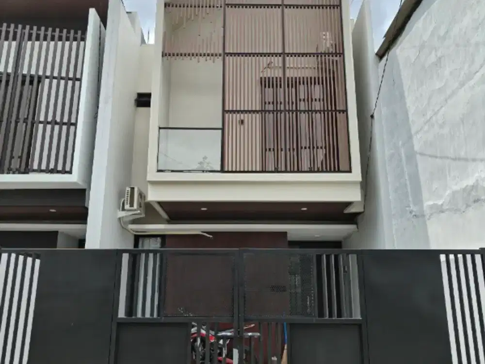 Dijual rumah baru Gress Baruk Rungkut 2 lantai