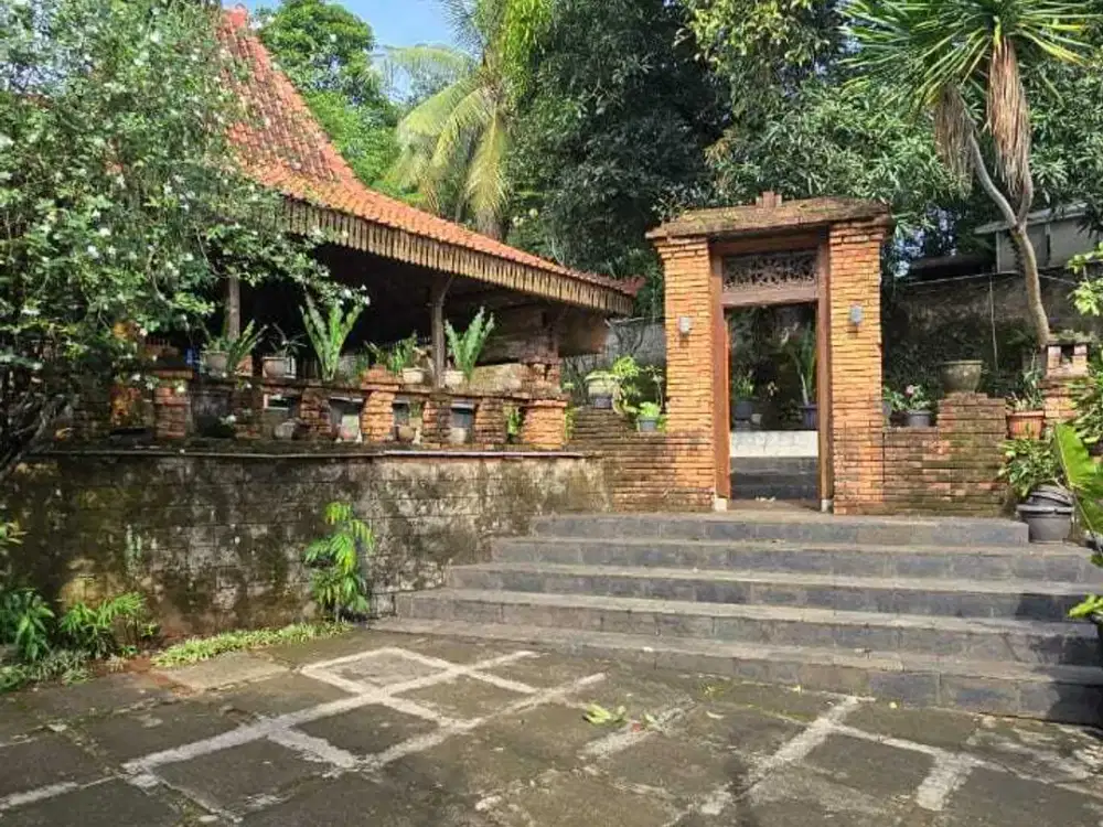 JUAL RUMAH ASRI HITUNG TANAH DI BINTARO SEKTOR 9 LOKASI STRATEGIS