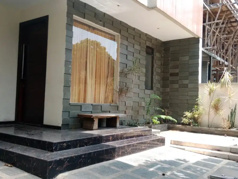 Dijual Rumah 2 lantai di WBM 2 Royal Palais (BB)
