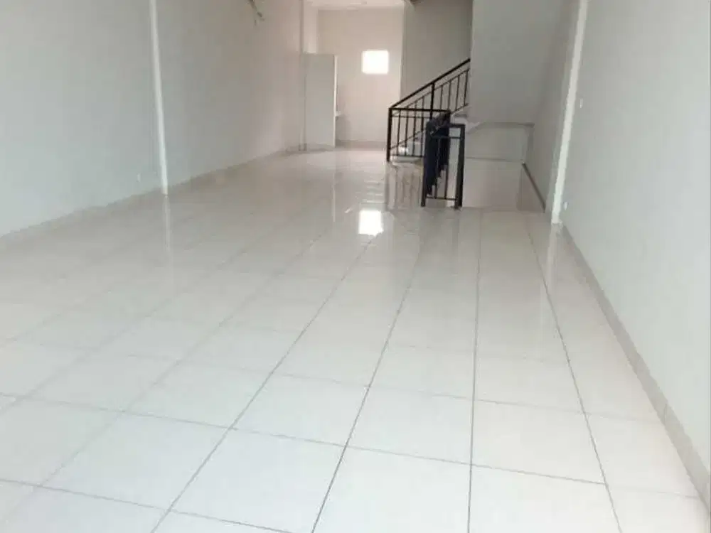 Ruko sewa, 3Lantai, Pinggir jalan di Summarecon Bekasi
