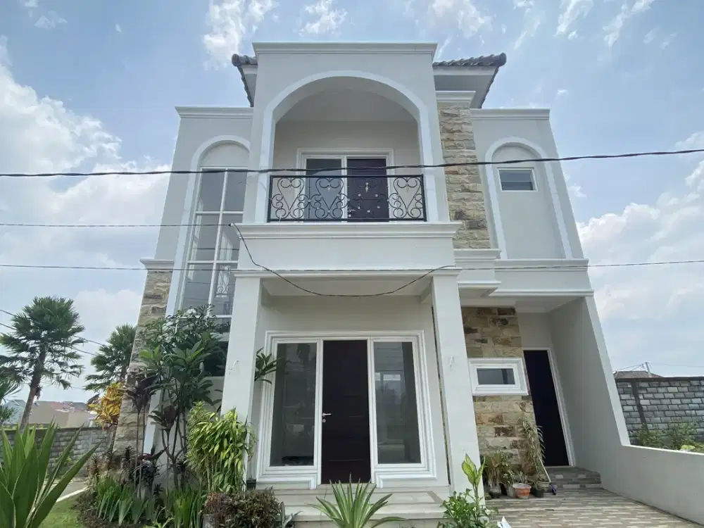 RUMAH 2 LANTAI HARGA MULAI 600 JTAN LOKASI SUKUN KOTA MALANG