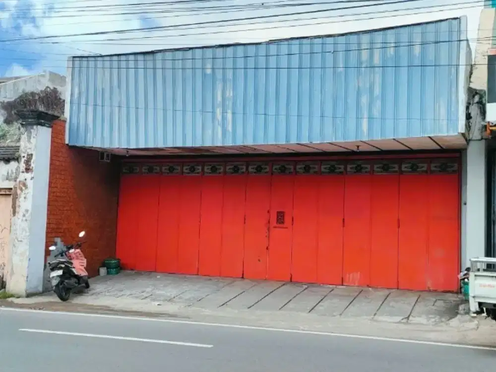 Ruang Usaha Plus Hunian Harga Turun Di Jln Raya Laweyan Solo
