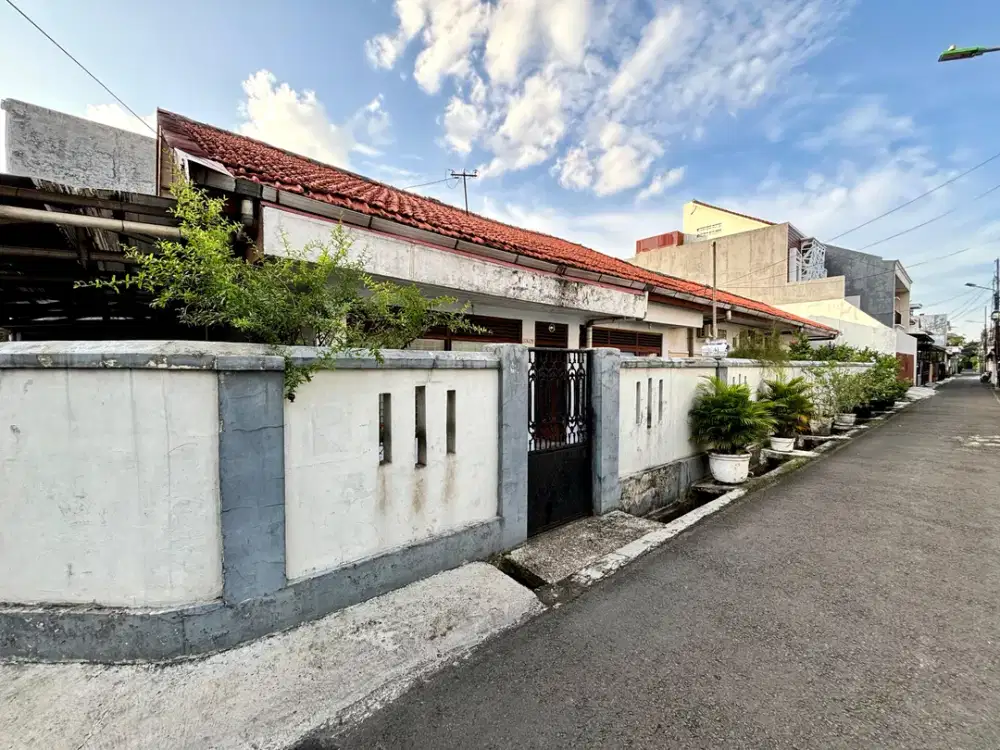 Dijual Rumah Di Daerah Tebet Harga Hanya Hitung Tanah!